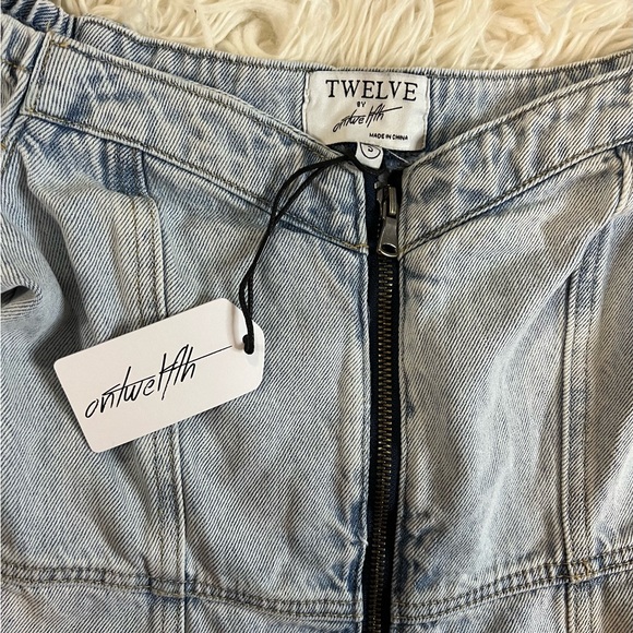 NWT Light wash denim off the shoulder dress - Picture 2 of 4